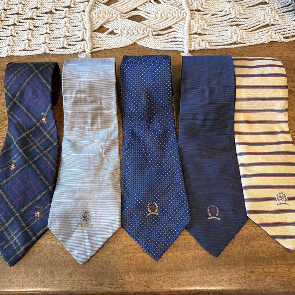 Vintage Tommy Hilfiger Mens Ties 100% Italian Silk USA Crest Logo Lot Of 5